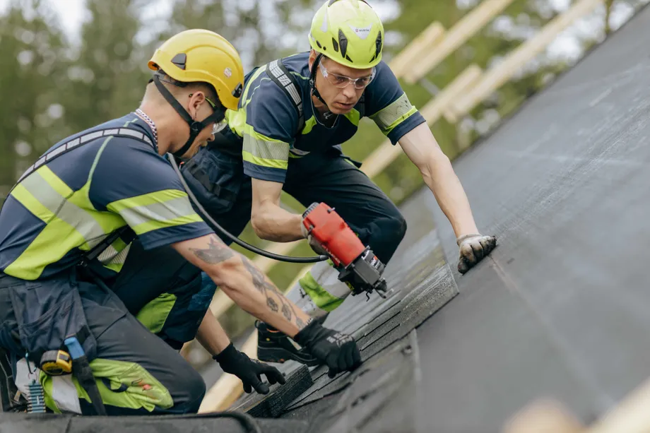 IMG - Plano Pro - Palahuopakaton asennusta Imatran Bitumikatteen työmaalla - 6720 px / 4480 px